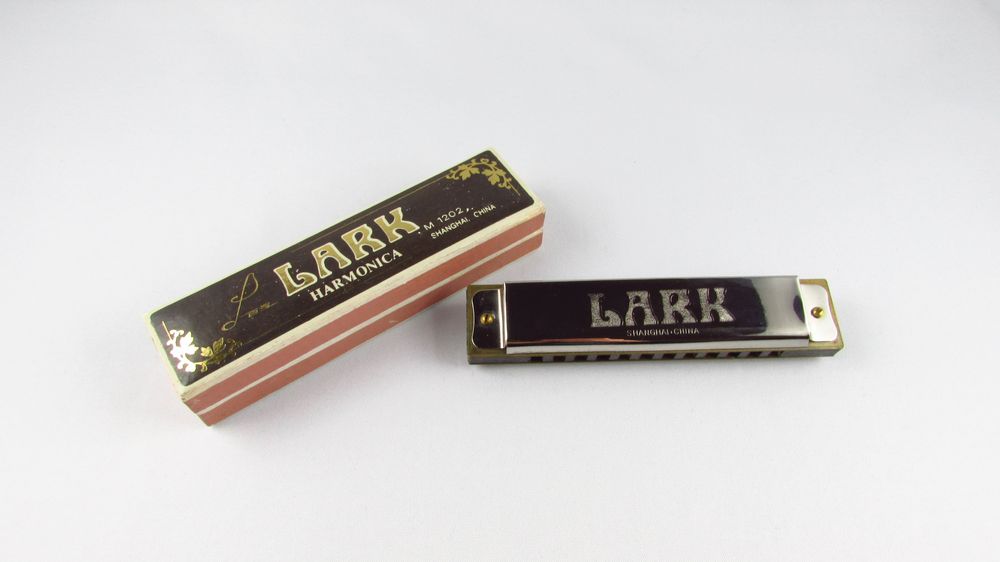 LARK - Harmonijka M 1202