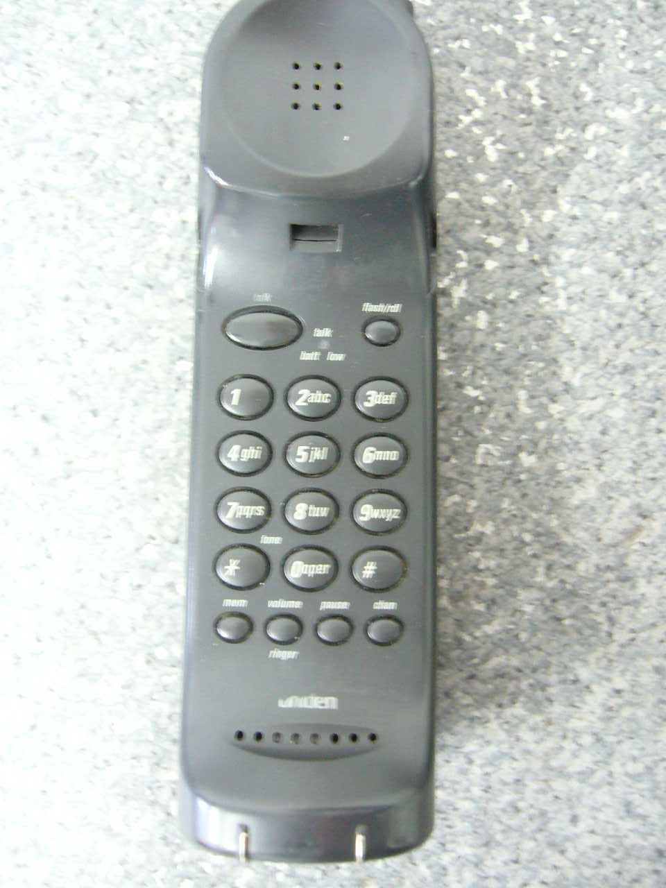Telefon stacjonarny bezprzewodowy Uniden XCA 555