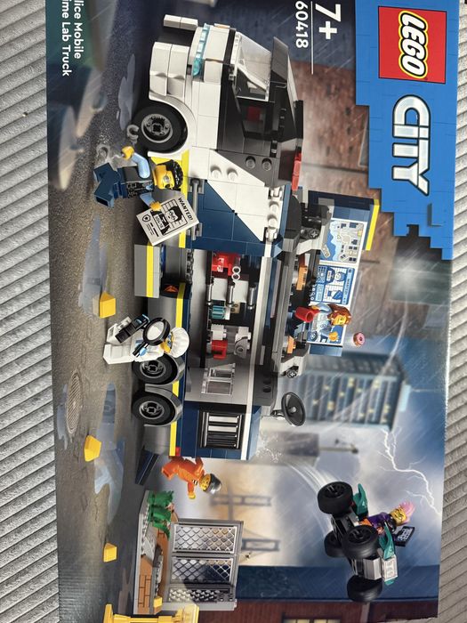Lego city policyjna mobilna ciężarówka labolatorium kryminalistyczne