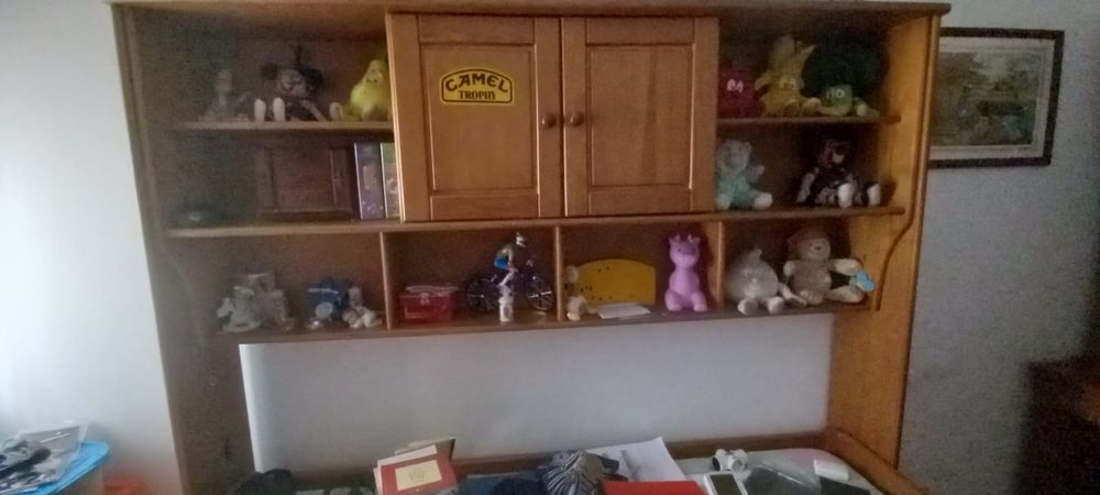 Mobilia de quarto duas camas de solteiro e uma secretaria