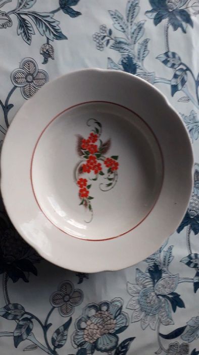 Тарелки большие тарілки