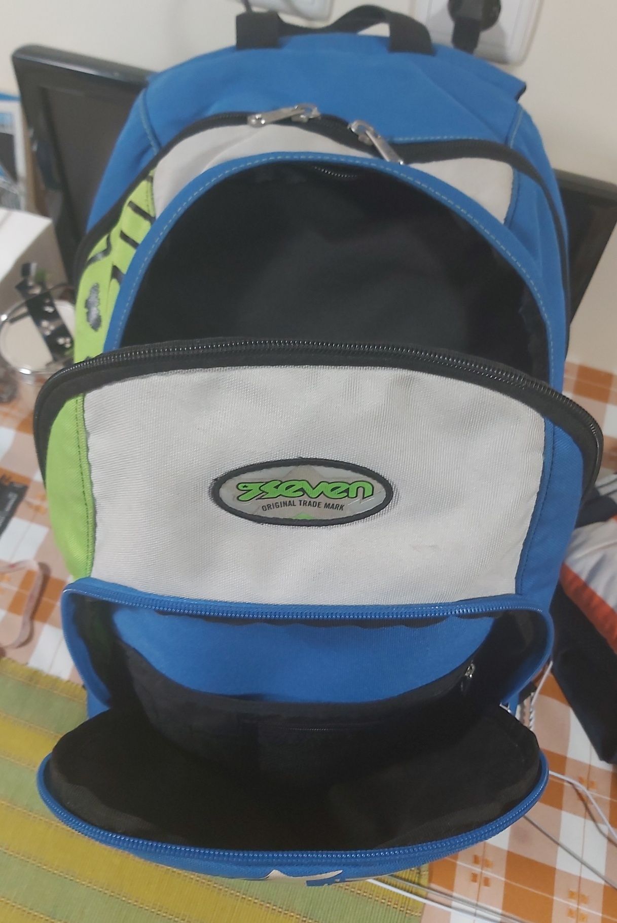 Mochila escolar como nova