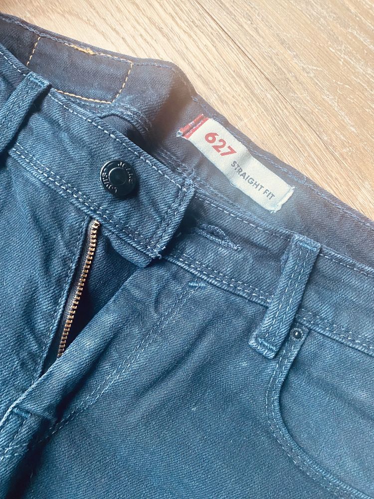 Levis 627 straight  27/34