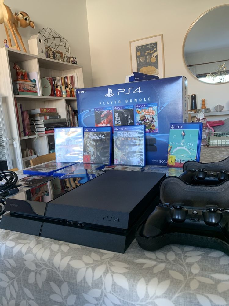 Playstation 4 (PS 4 - 500gb)