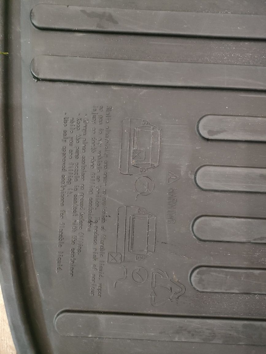 Коврик резиновый в багажник LEXUS NX 2014-2017, PT90878150
