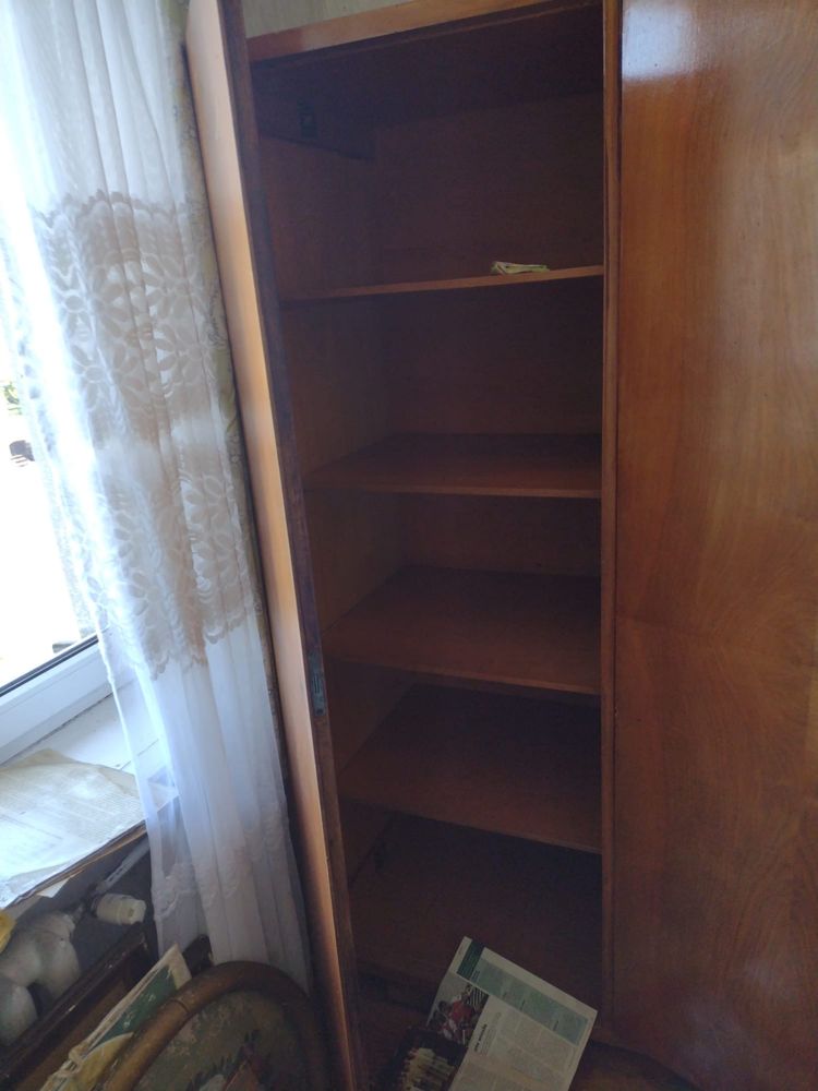 Szafa trzydrzwiowa