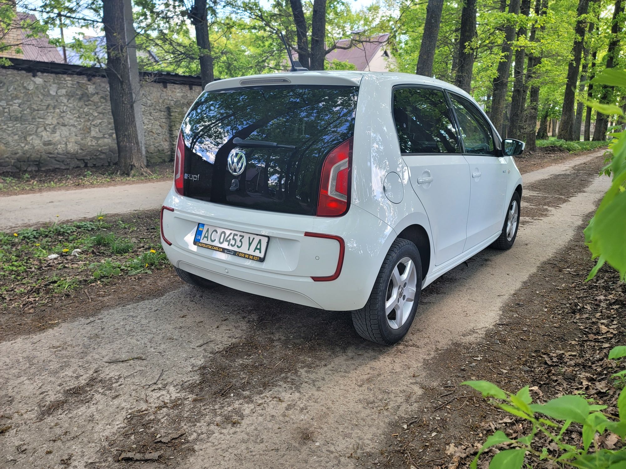 VW e-UP (Електро)