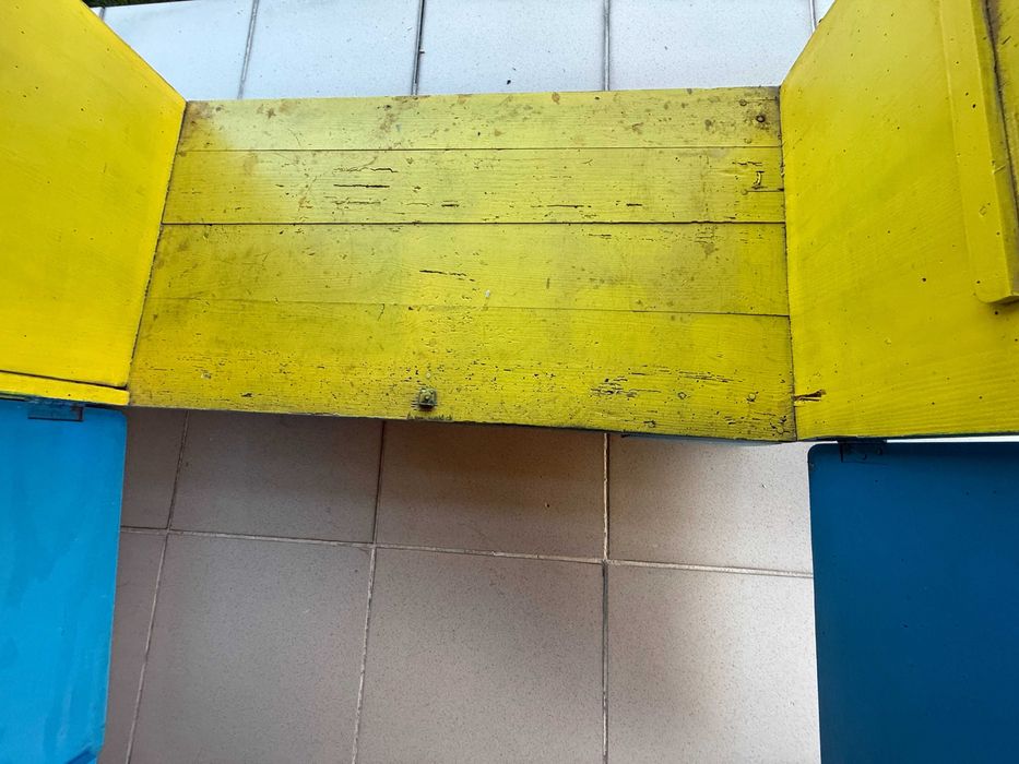 Drewniany kredens PRL Byfyj