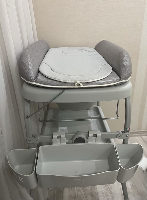 Пеленальний столик з ванночкою Chicco