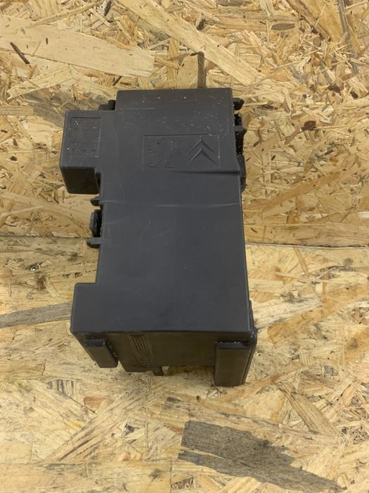 Модуль акумулятора Peugeot 3008 5008 Citroën Блок запобіжників Пежо