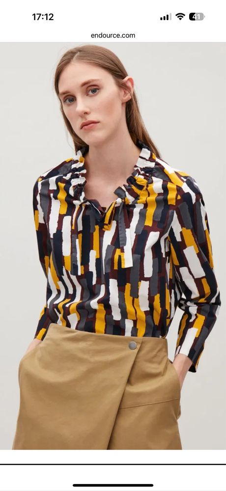 Blusa COS com folhinho e laço na gola