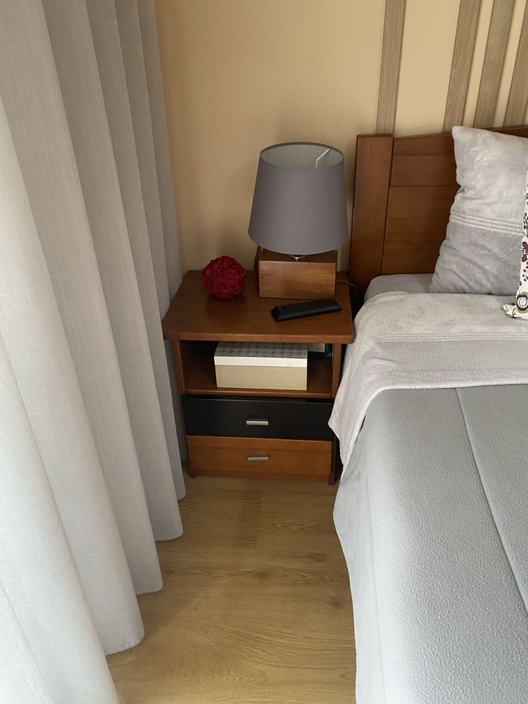 Móveis de quarto em bom estado.