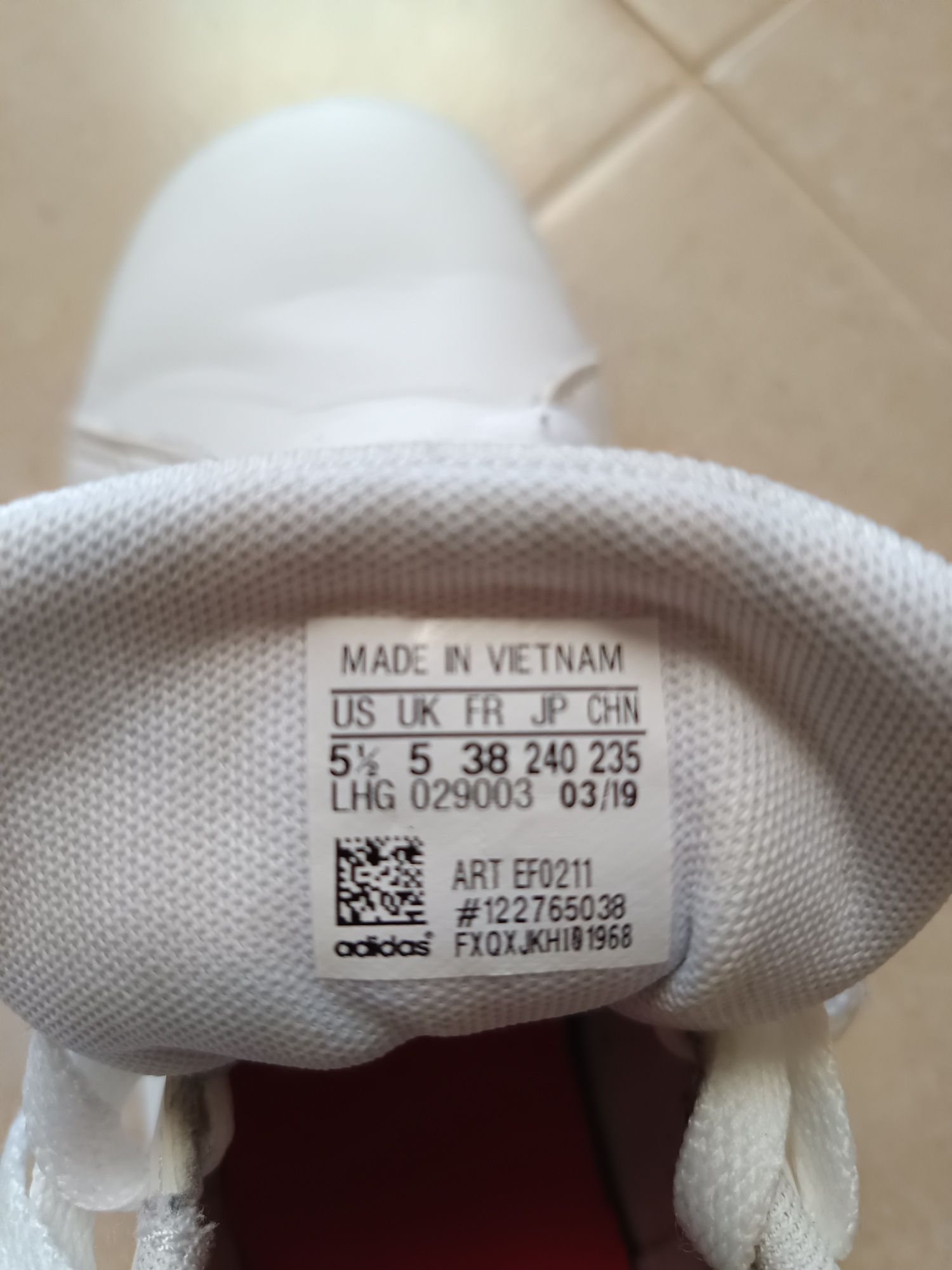 Tênis Adidas para senhora