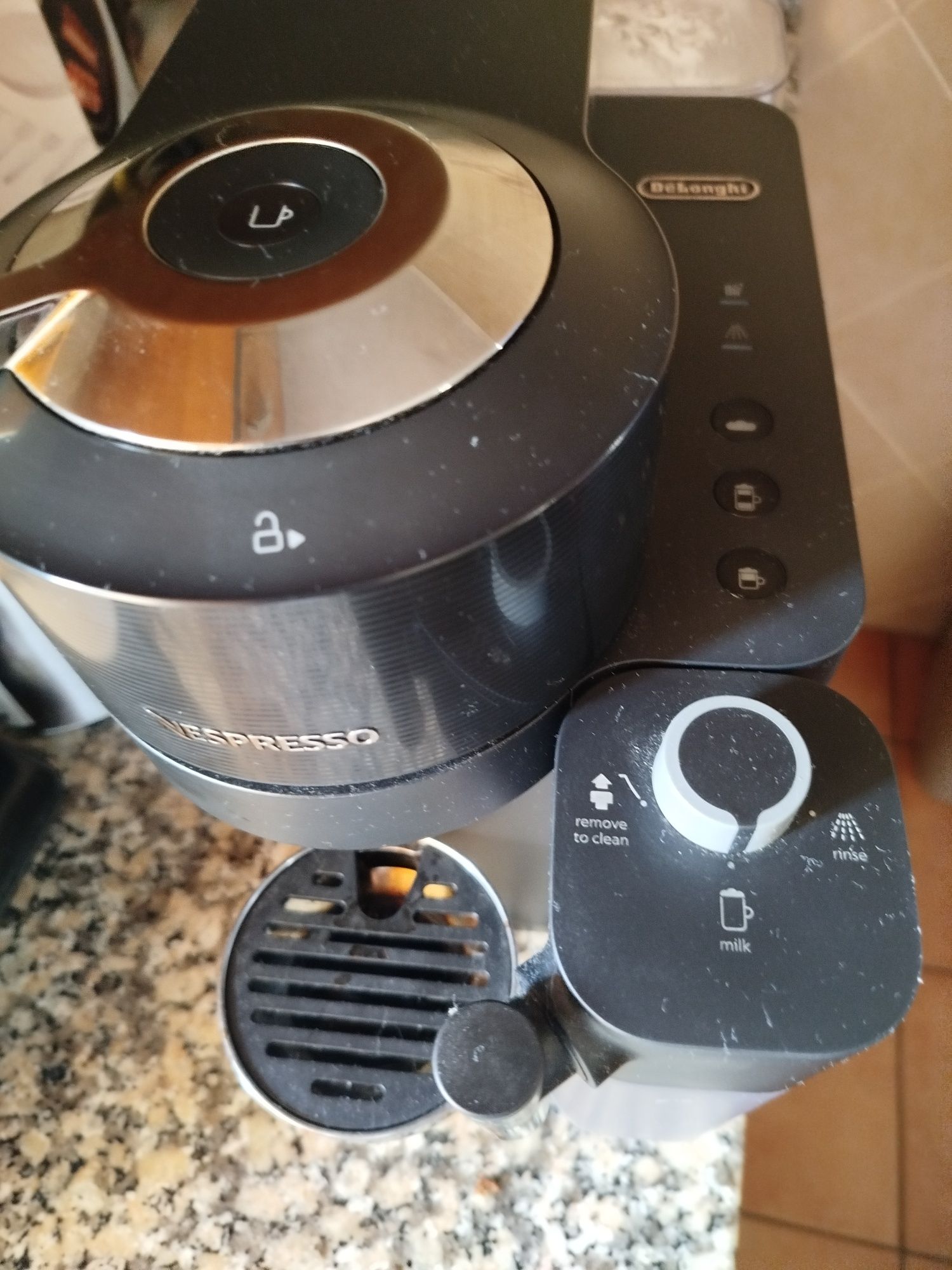 Vendo máquina Nespresso Vertuo Altíssima Plus
