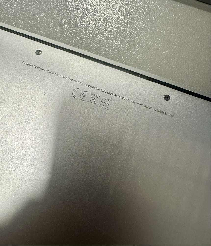 MacBook Air a1534 na czesci zbita matryca/ brak plyty