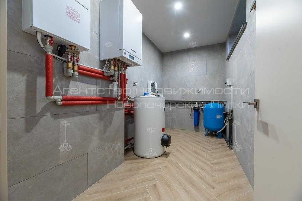 Продаж будинку за бассейном 250 км м Козин Конча-Заспа