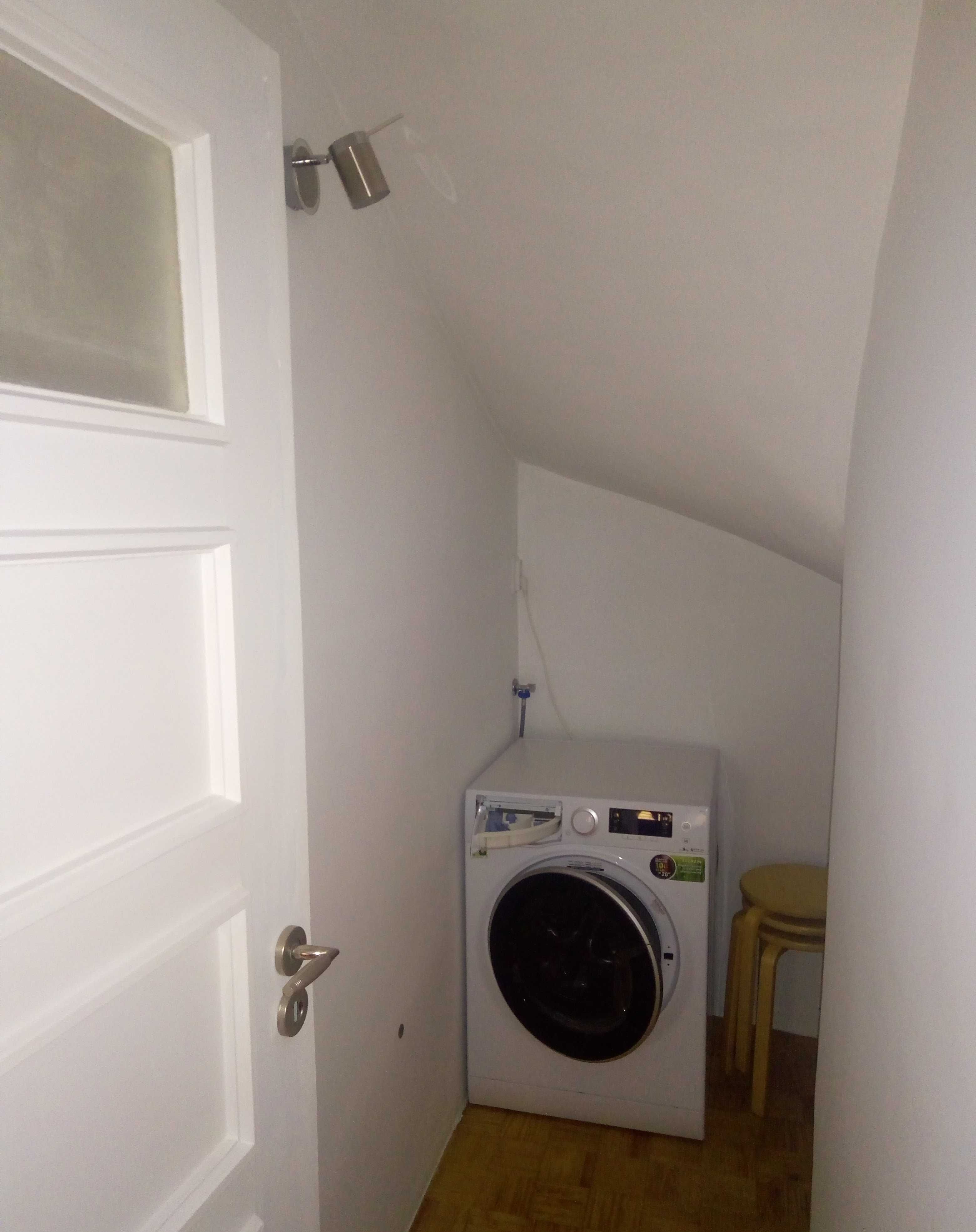 Apartamento T2, mobilado, junto ao Polo 1