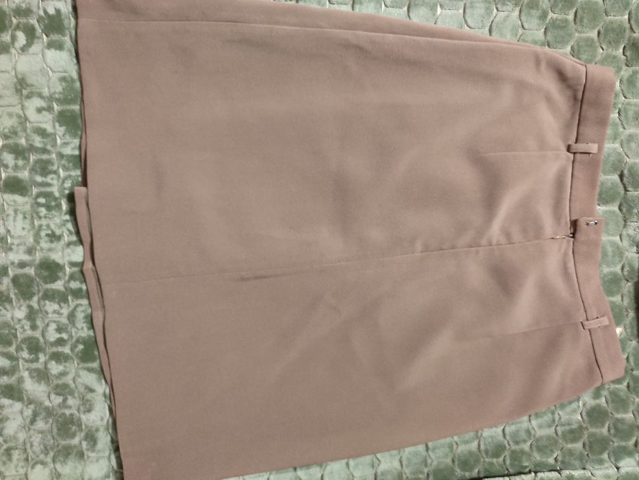 спідниця кольору хакі