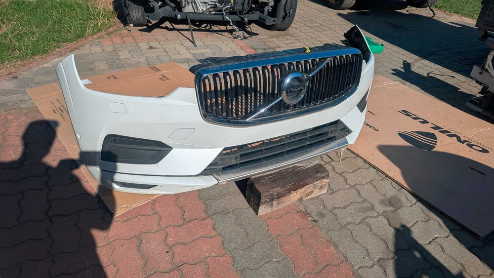 volvo xc60 II zderzak przód przedni 6pdc