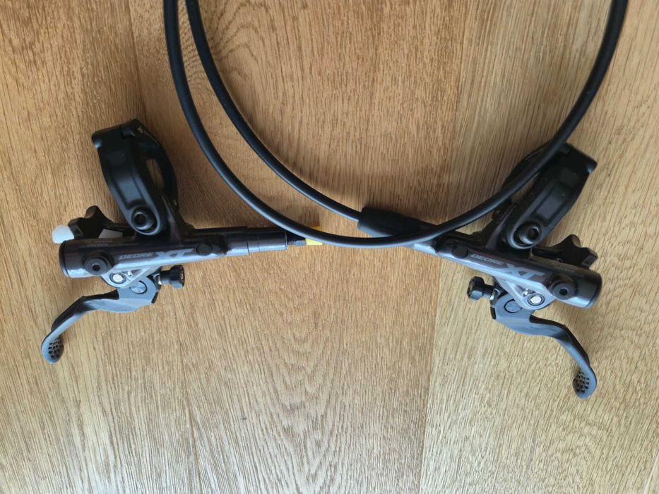 Hamulce 4 tłoczki Shimano Deore XT BL-M8100 / BR-M8120 metaliczne