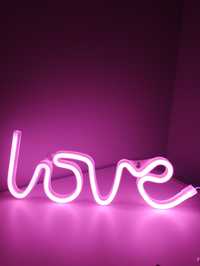 Neon napis "love"