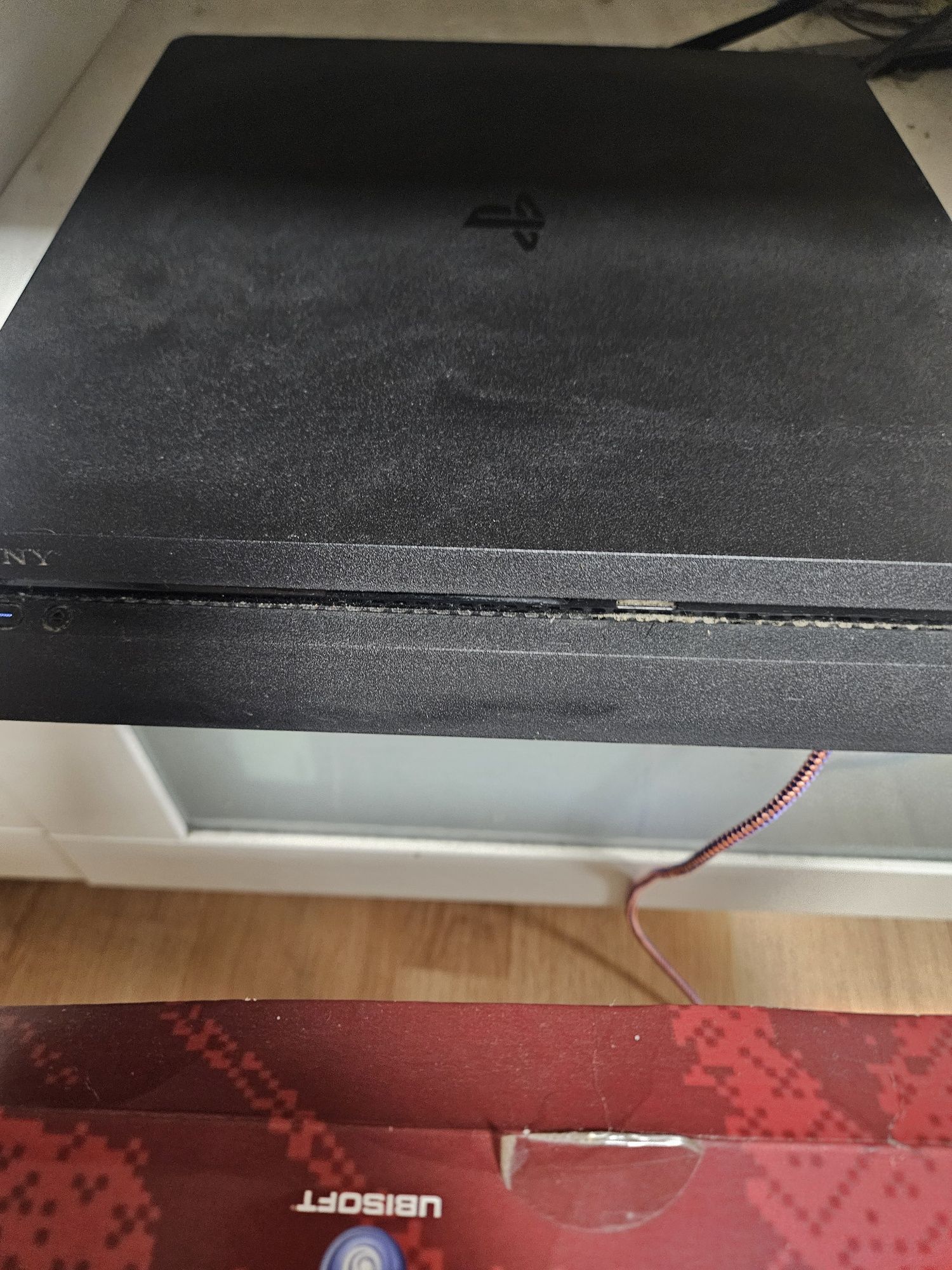 Konsola ps4 plus pad plus 2 gry