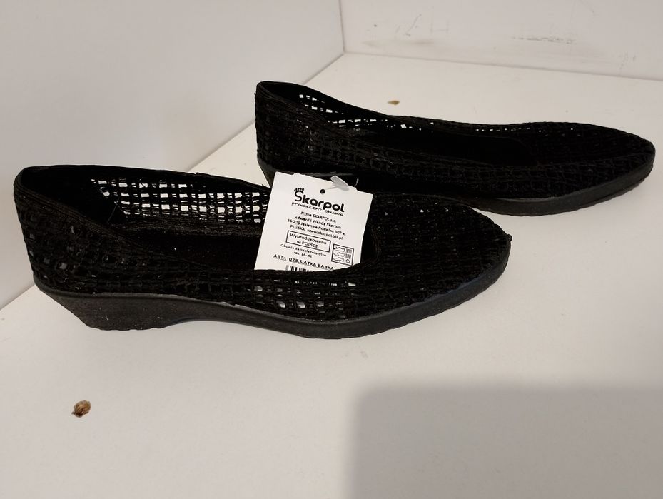 Buty damskie białe i czarne .