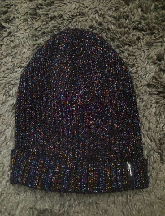 Błyszcząca czapka Levis