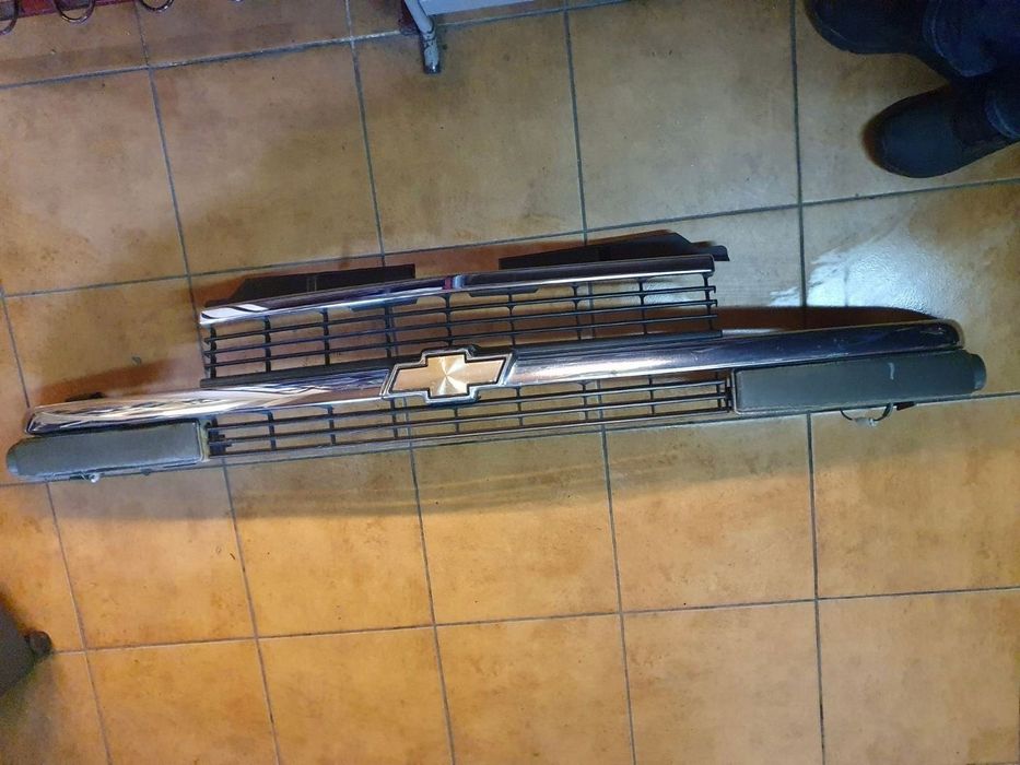 GRILL ATRAPA CHEVROLET BLAZER 98-01 ROK