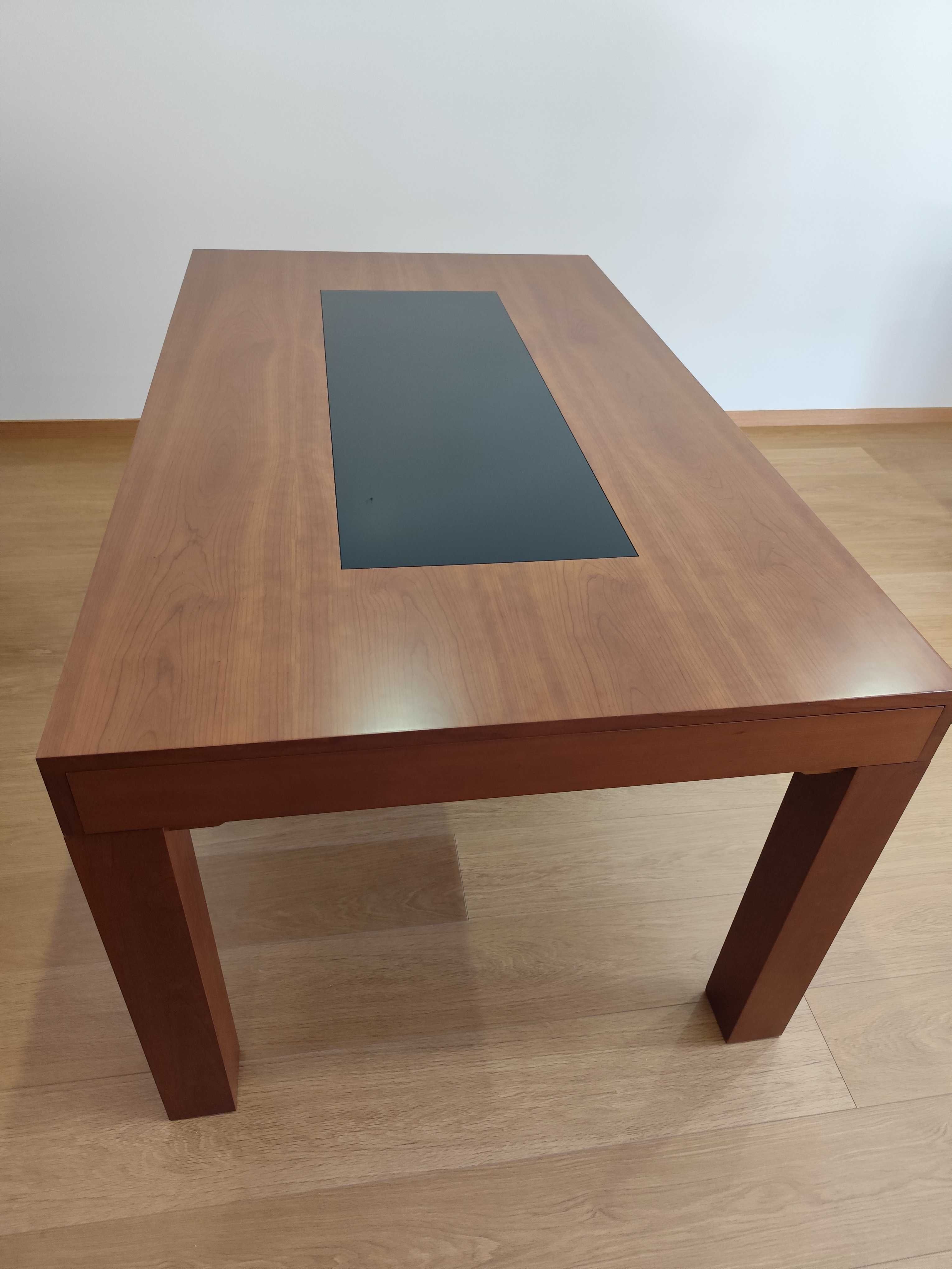 Sala de Jantar- Mesa/Aparador