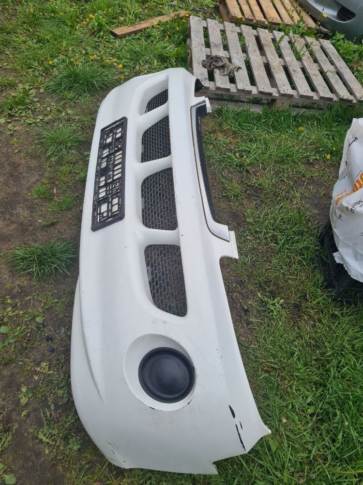 Передній бампер передний Hyundai H1 Хюндай