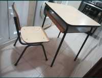 Mesa e cadeira vintage