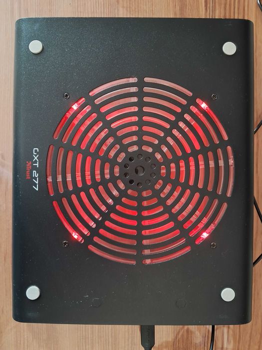 Охолоджуюча алюмінієва  підставка для ноутбука  Trust GXT 277