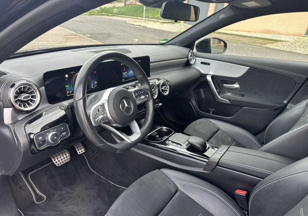 Mercedes Benz A250e Pack AMG Limousine 2020 - EXCELENTE ESTADO