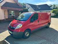 Opel Vivaro  Opel Vivaro 2.0 z zabudową