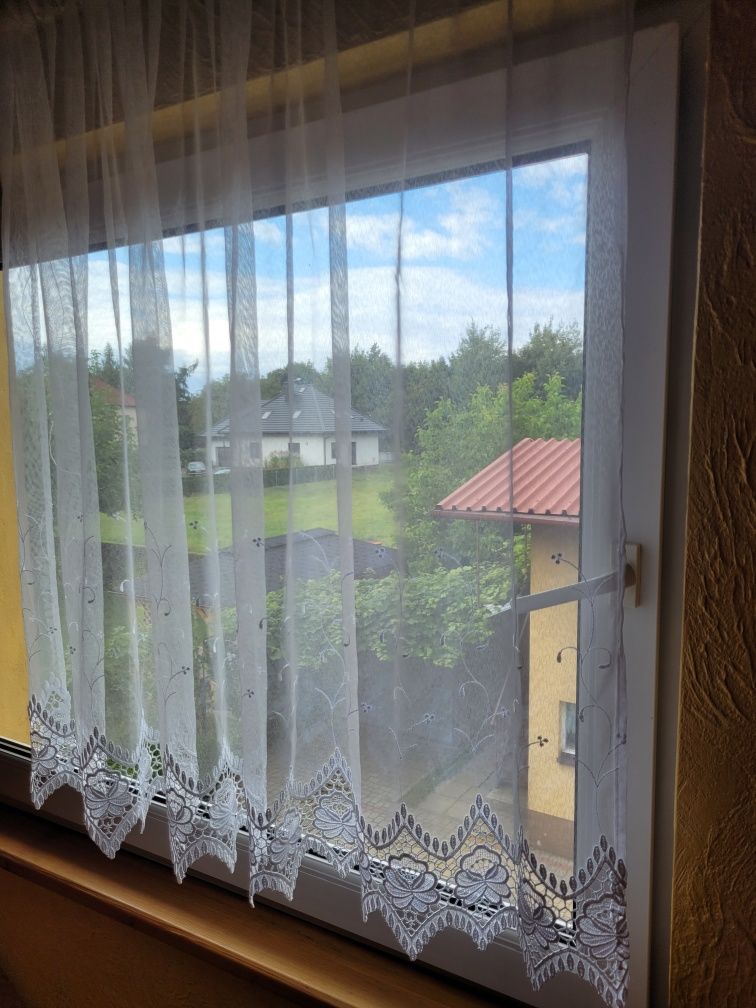 Firanka z gipiurą.