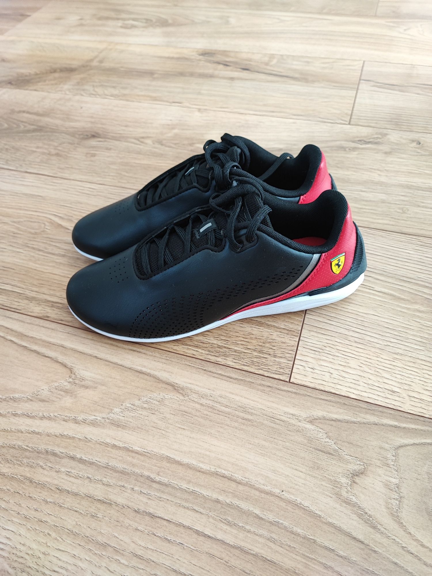 Buty Puma Ferrari Drift Cat Decima Jr. Rozmiar 37,5.