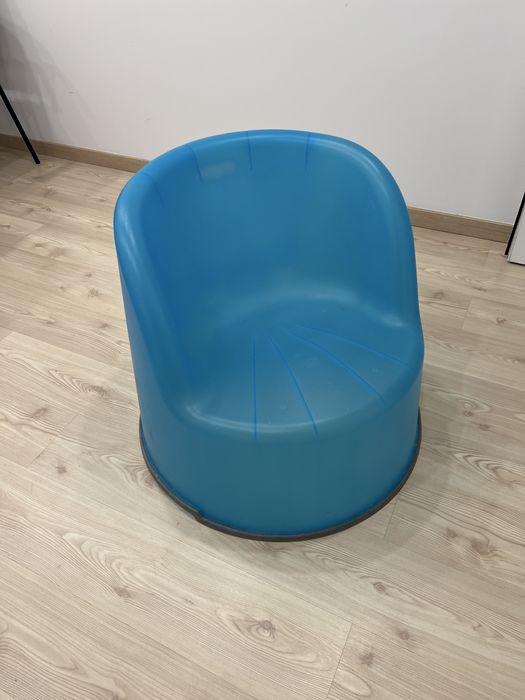 Cadeira em platico para interior ou exterior