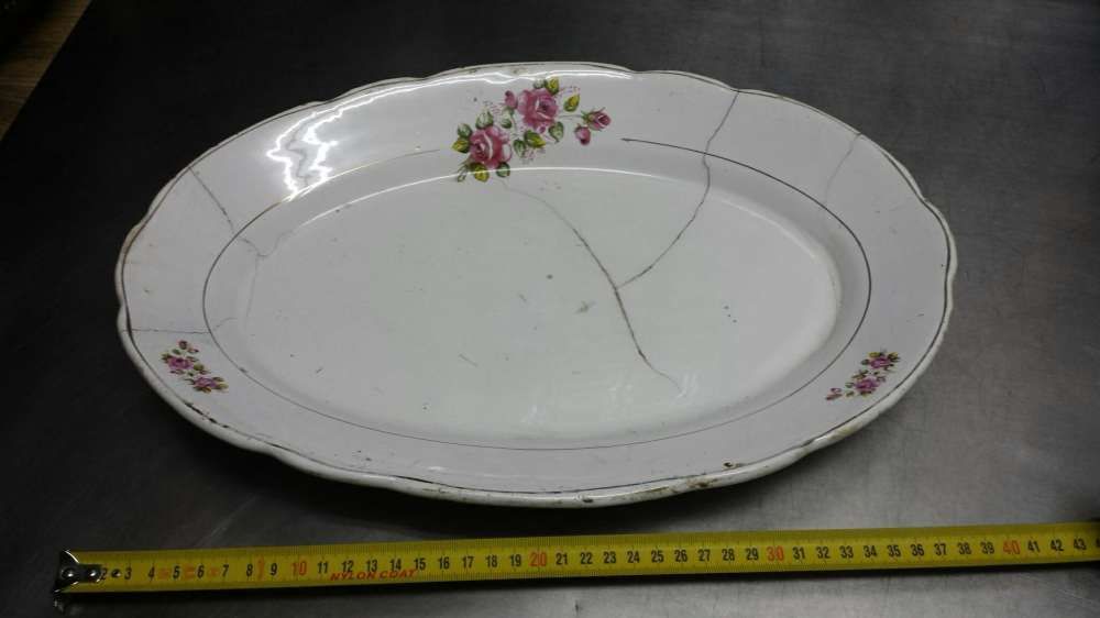 Loiça  antigas tijelas travessas