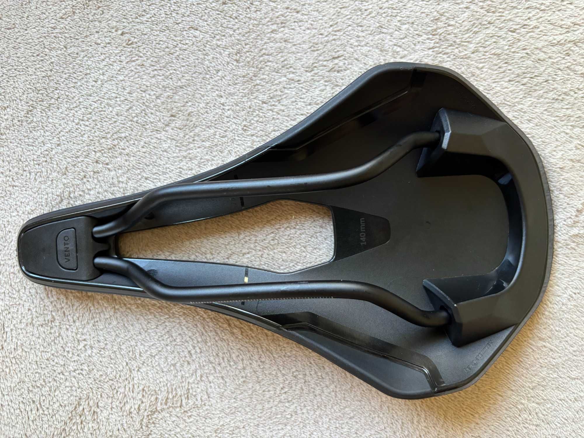 Siodełko FIZIK Vento Argo R5 140mm
