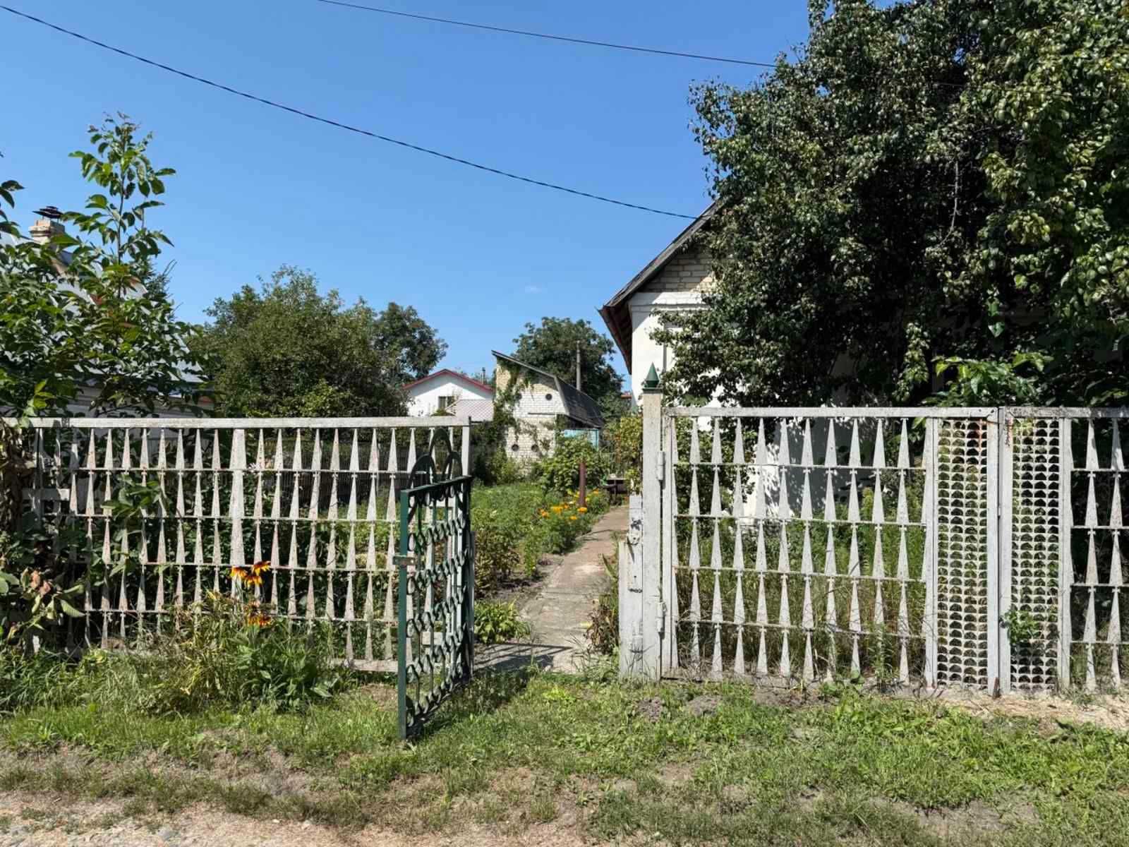 Садовий будинок с земельною ділянкою