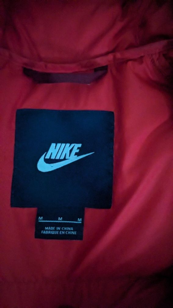 Фирменная куртка, пуховик Nike размер М