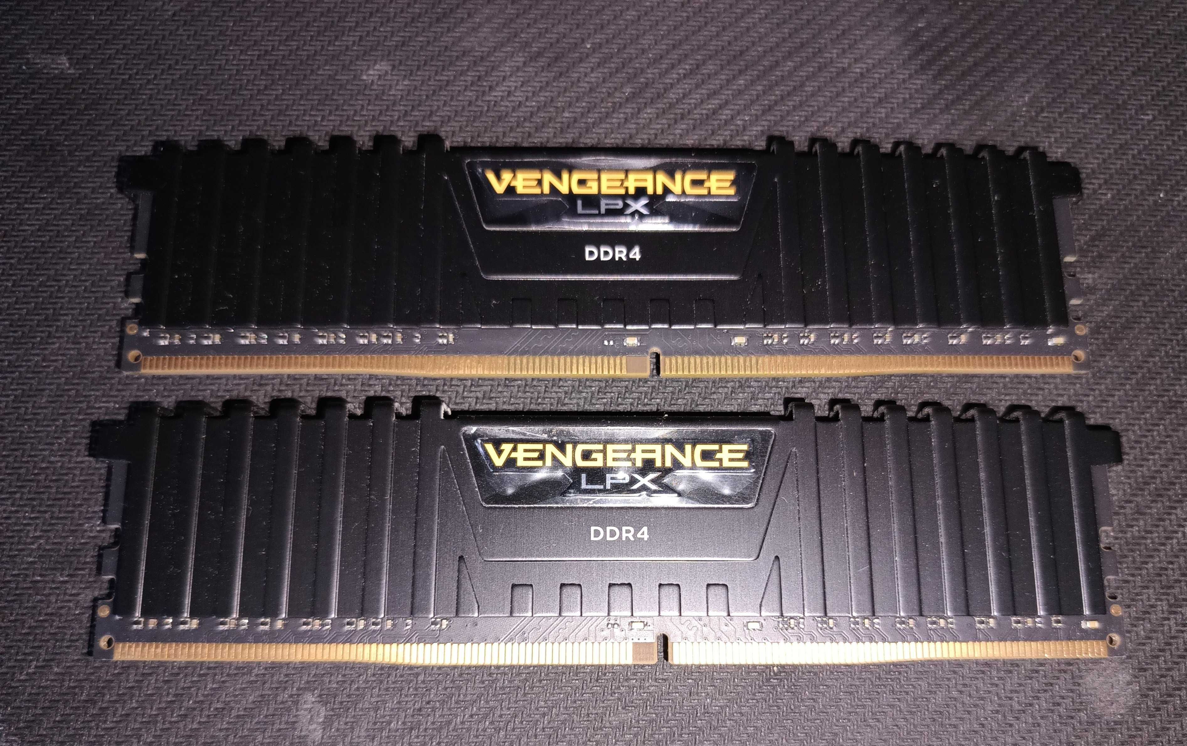 32GB (2x16GB) DDR4-3600Mhz Corsair Vengeance LPX