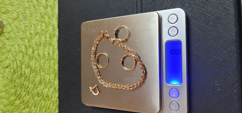 Золотые украшения 3 колечка браслет и серёжка