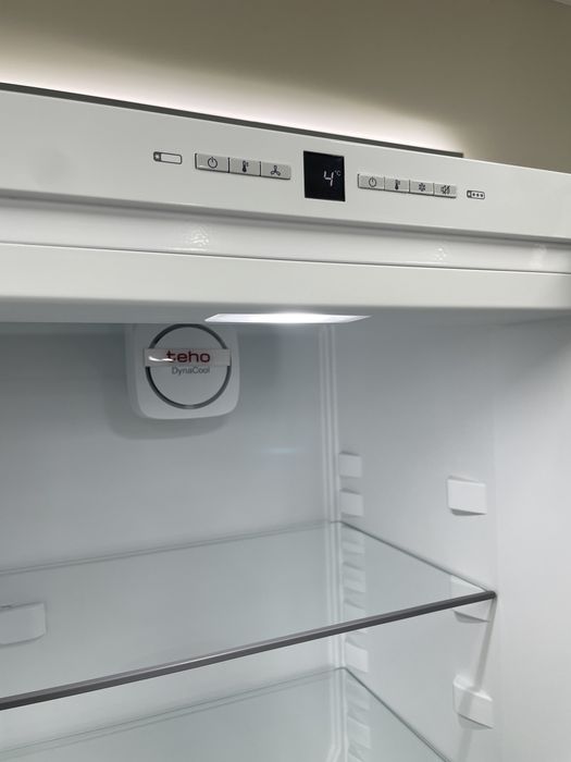 Miele KFN 28132 D ws Холодильник NoFrost, 333 л