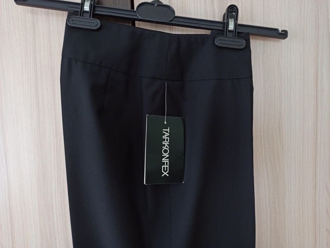 Czarne szerokie spodnie damskie z elano-welny rozmiar 36