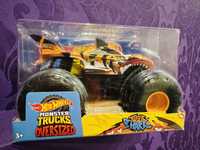 Машинка Тигровая Акула Hot Wheels Monster Trucks Tiger Shark (GCX21)