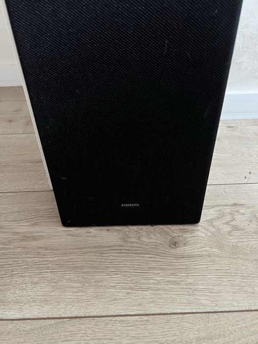 Саундбар Samsung HW-B650D/UA Сабвуфер