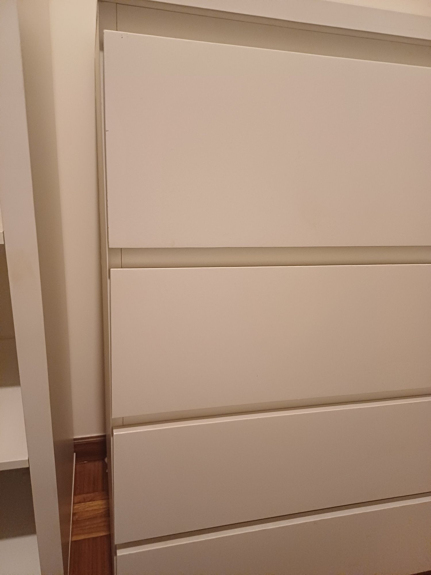 Cômoda em estado de nova 35e