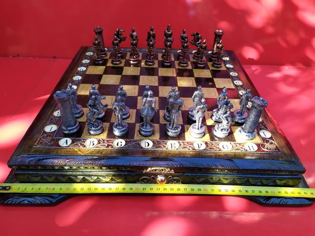 Эксклюзивные шахматы "Рыцари" + резная доска.Фигуры метал,подарок